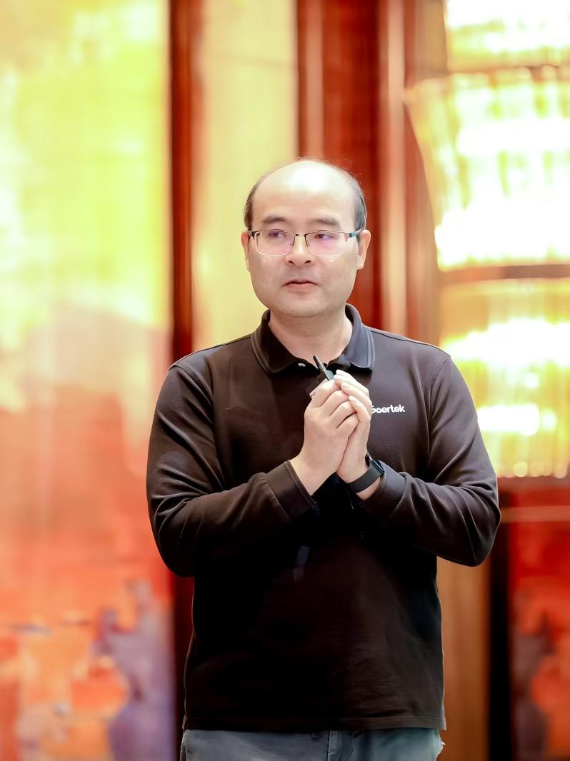 17.杨鑫峰(裁剪版).jpg